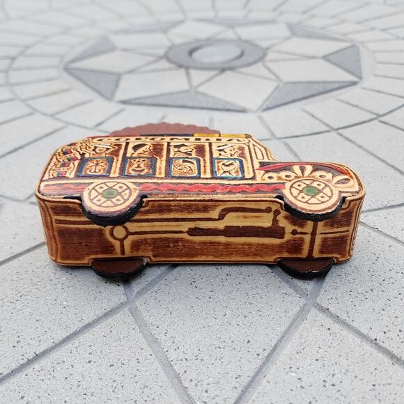 Colombia Folk Art Handcrafted Leather Bus Scalloped Coaster Holder Souvenir - Picture 6 of 11